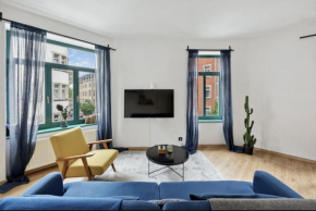B OUR GUEST at NEW Vintage Chic Apartment